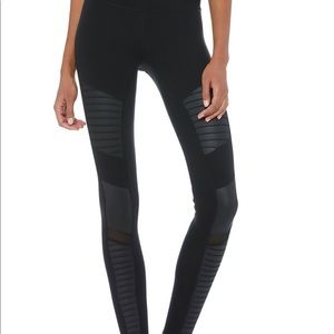 Alo yoga black high waisted Moto legging Small